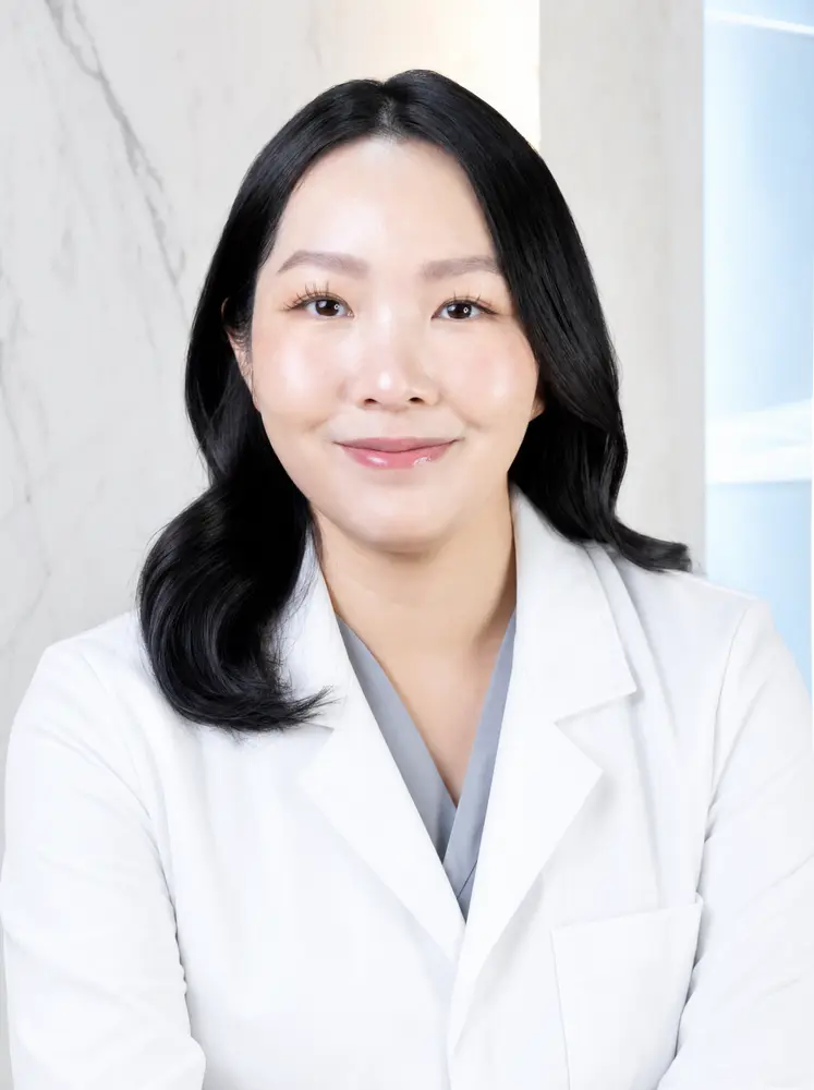 พญ.สุณิสา ทองประยูร (หมอแป้ง)